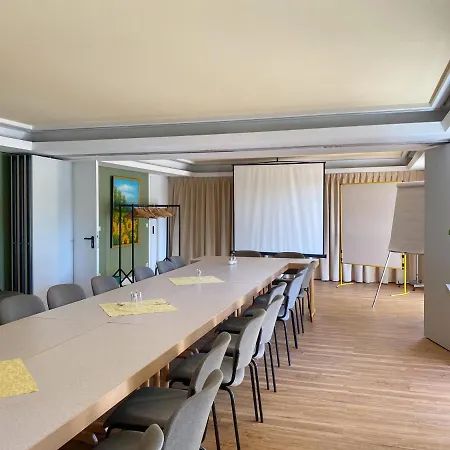 Gasthuis Zum Gruenen Turm 3*