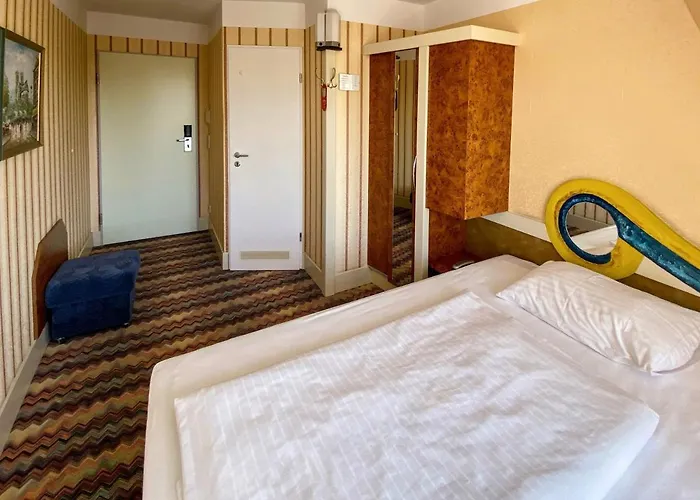 Gasthuis Zum Gruenen Turm 3*